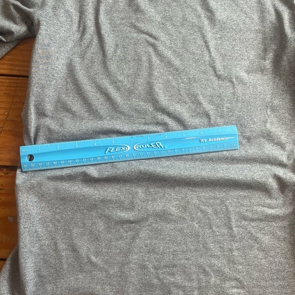 (335) NIKE DRI-FIT TOP - Picture 15 of 16